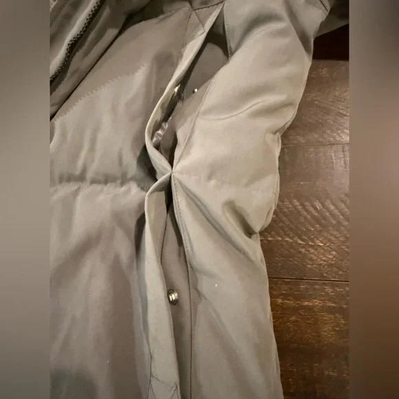 Vince Camuto Long Down Puffer Coat Parka Faux Fur Hood Gray M - Picture 13 of 16
